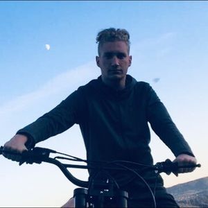 Meet your Posher, Travis